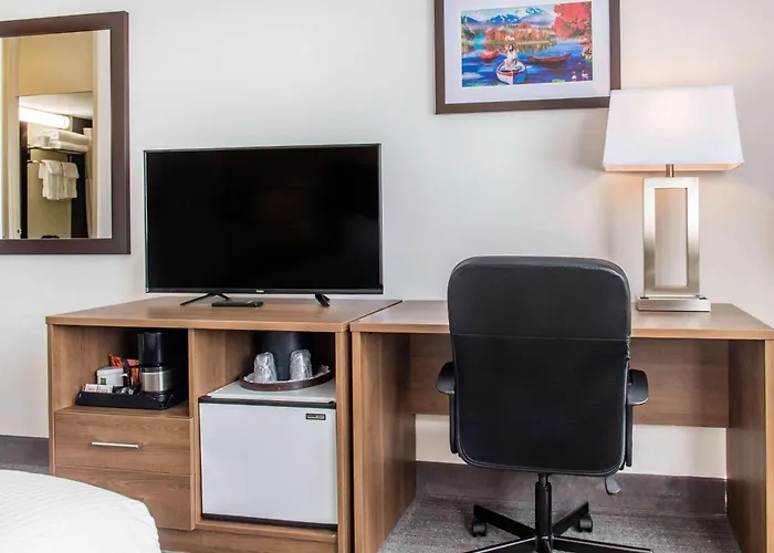 Quality Hotel Dorval Aeroport