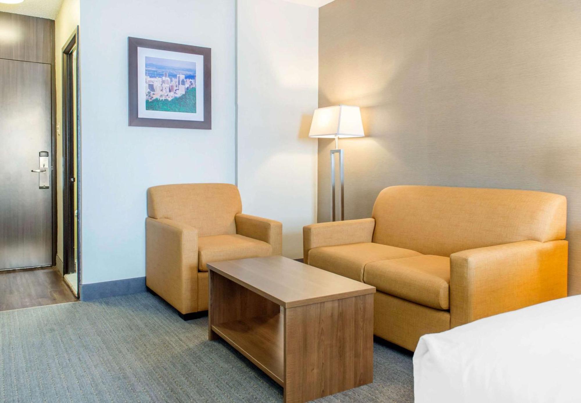 Hotel Quality Aeroport 4*