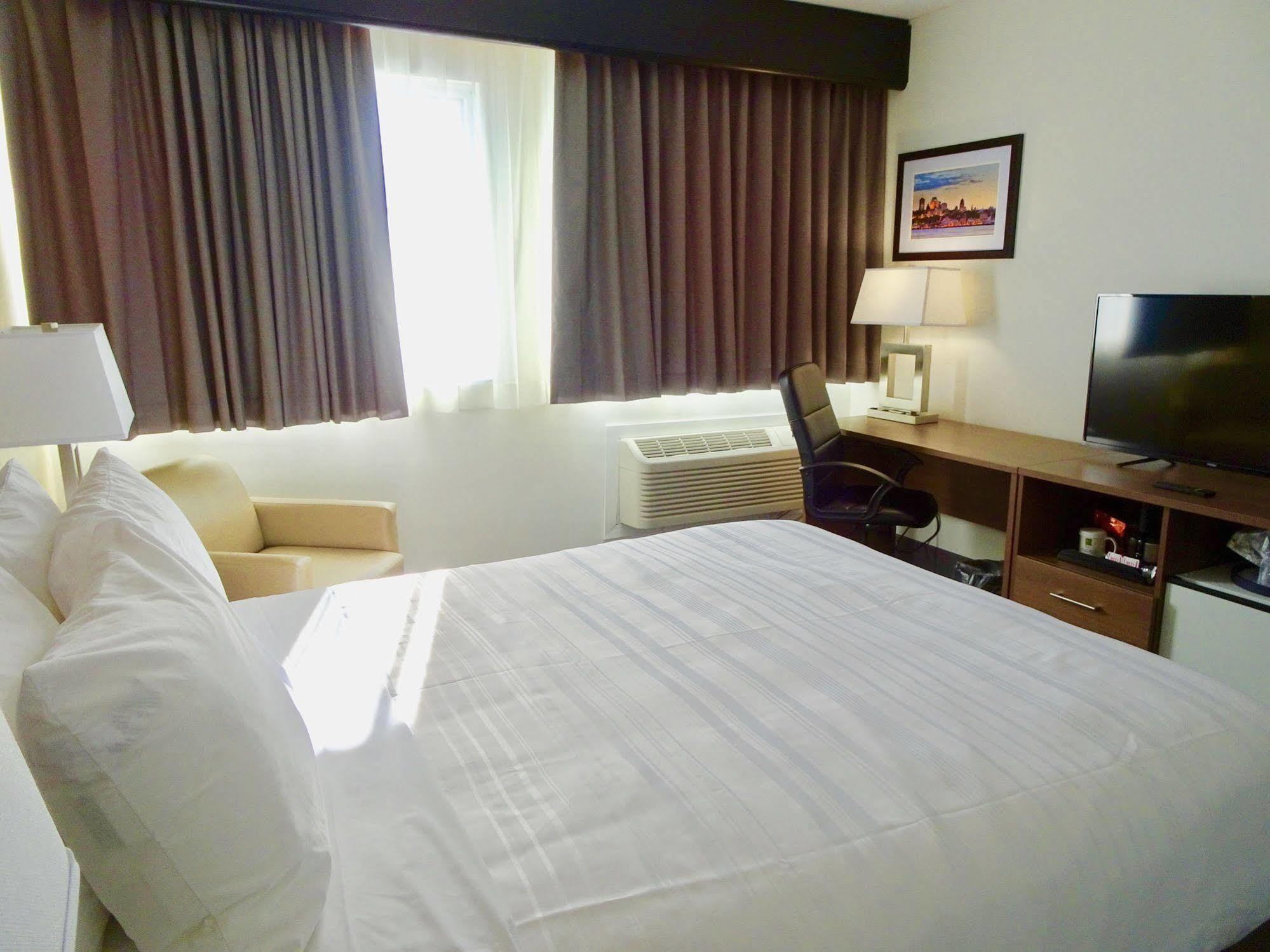 Quality Aeroport 4* Dorval
